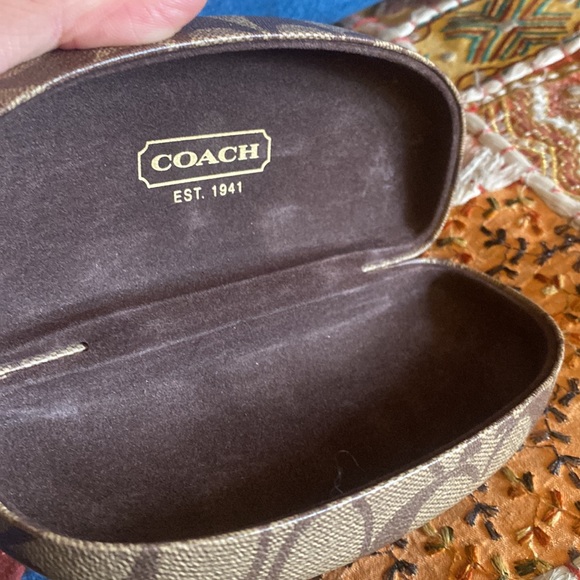 Coach sunglasses case only with sunglasses cleaning cloths - Picture 5 of 5